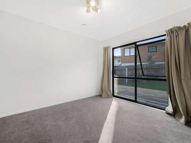 19 Atlantis Place, 3320, North Shore City