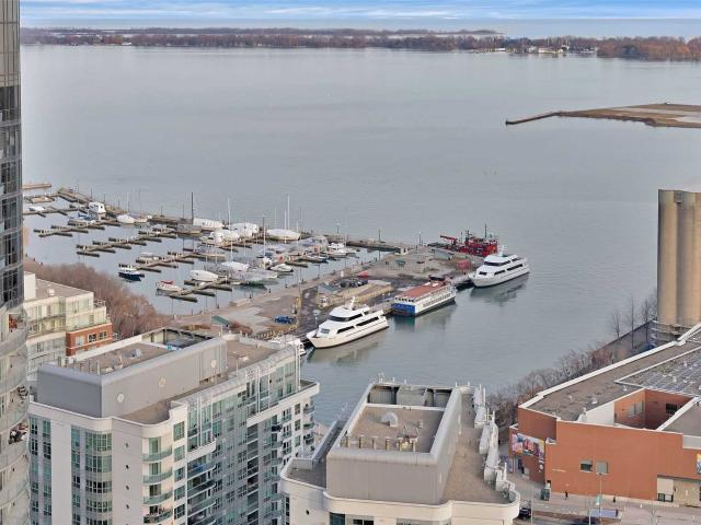 19 BATHURST ST – SUITE 3911, Toronto