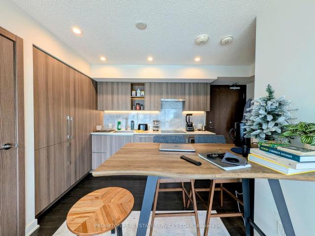 19 BATHURST STREET – SUITE 1905, Toronto
