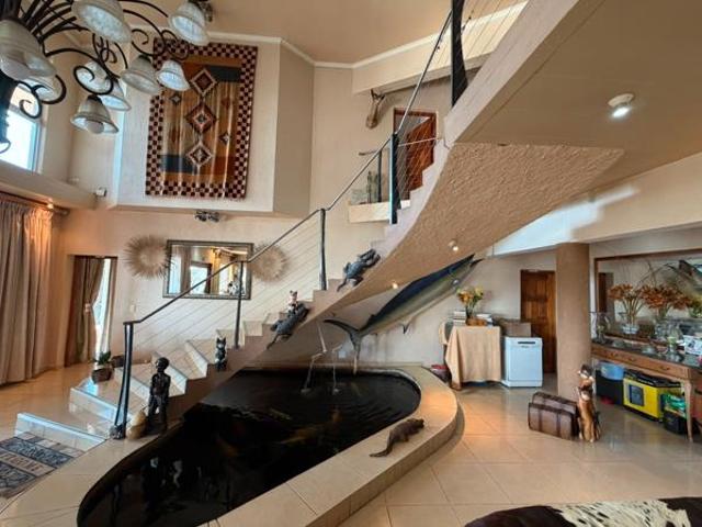 19 Bedroom House in Komatipoort