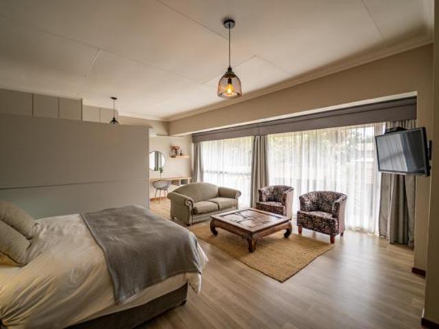 19 Bedroom House in Universitas