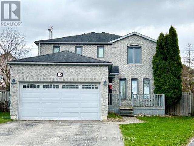 19 Blair Crescent, Barrie, ON, L4M 5Y7 house for lease | Listing ID S13434 | Royal LePage