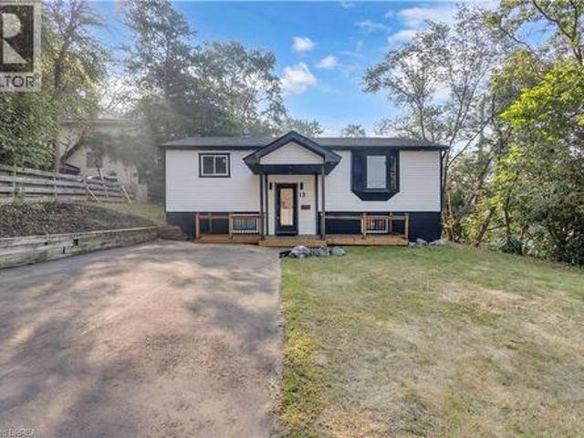 19 Broad Street, Brantford, ON, N3R 7E1 house for sale | Listing ID 40848 | Royal LePage
