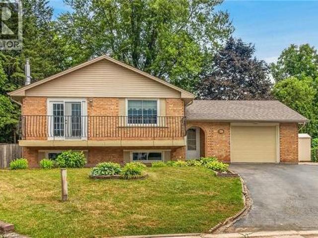19 Burns Place, Caledonia, ON, N3W 1G1 house for sale | Listing ID 40847 | Royal LePage