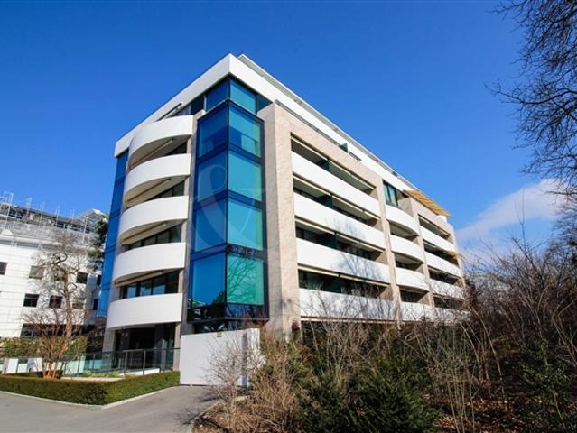 Ch. des Crêts 19, MÖBLIERTE 2,5 Zimmer Wohnung