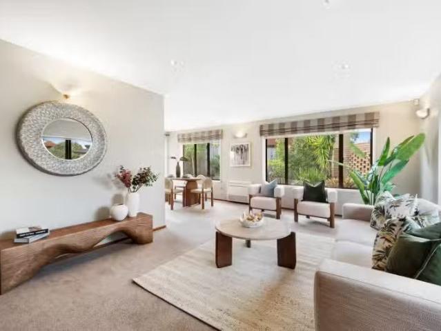 19 Cornelian Crescent, Half Moon Bay, Manukau City