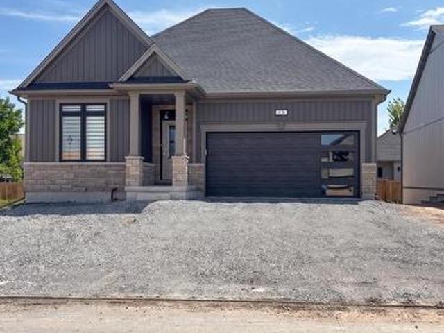 19 Crossroads Drive, Niagara On The Lake Virgil, ON, L0S 1J0 house for sale | Listing ID X13441 | Royal LePage