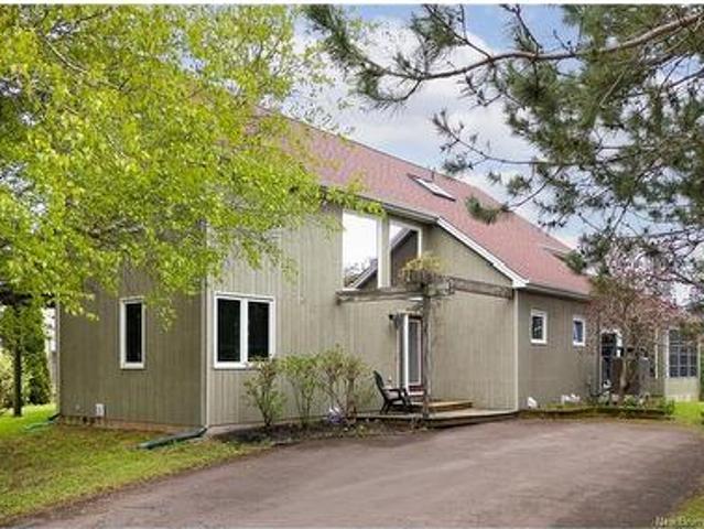 19 Crescent Rd, Shediac, NB, E4P 4B3 Luxury House for sale | Listing ID NB140813 | Royal LePage Carriage Trade Luxury Properties