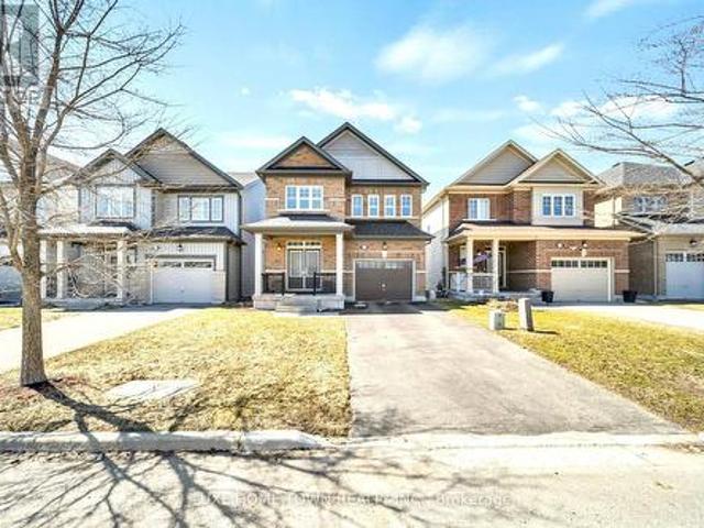 19 Findlay Way, Centre Wellington, ON, N1M 0A4 house for sale | Listing ID X13467 | Royal LePage