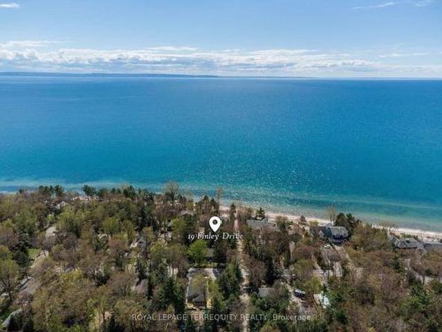 19 Finley Drive, Tiny, ON, L0L 2J0 Luxury House for sale | Listing ID S12176 | Royal LePage Carriage Trade Luxury Properties