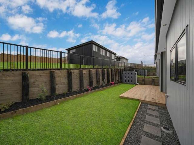 19 Kanae Drive, Beachlands, Manukau City