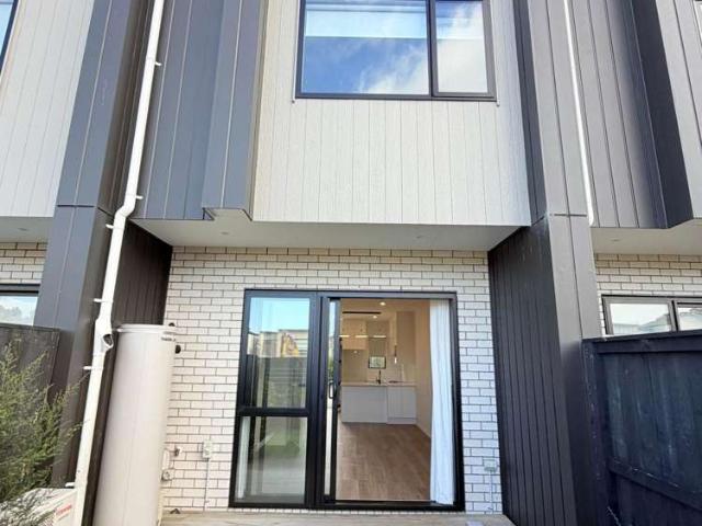 19 Kiato Lane, Flat Bush, Manukau City