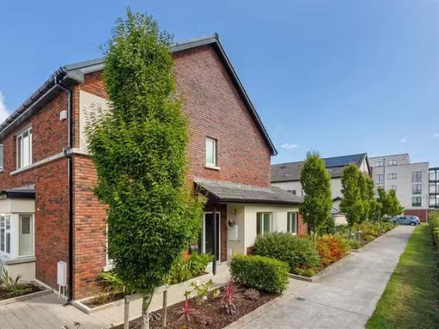 19 Larkfield View, Clay Farm, Leopardstown, Dublin 18, D18 HF2Y
