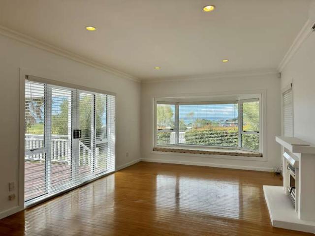 19 Macleans Rd, Bucklands Beach, Manukau City