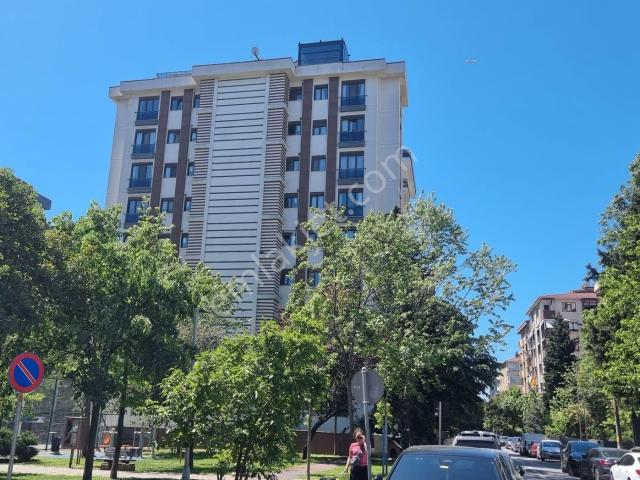 19 Mayıs Mah.de Kozzy Avm Ve Metro Yakını Park Manzaralı 80 M2 Net Kombili 3+1 Daire