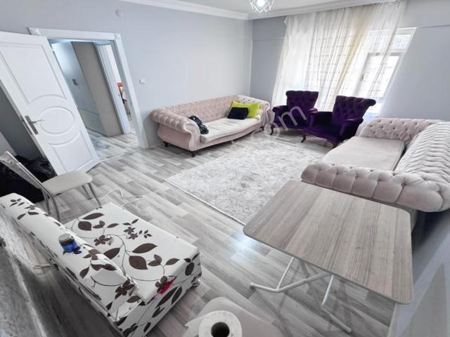 19 Mayıs Mahalle'si Cadde Yakını Kat Konumunda Eşyalı 3+1 Daire
