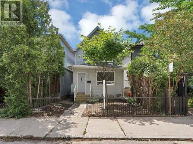 19 Minto Street, Toronto, ON, M4L 1B5 house for sale | Listing ID E13557 | Royal LePage