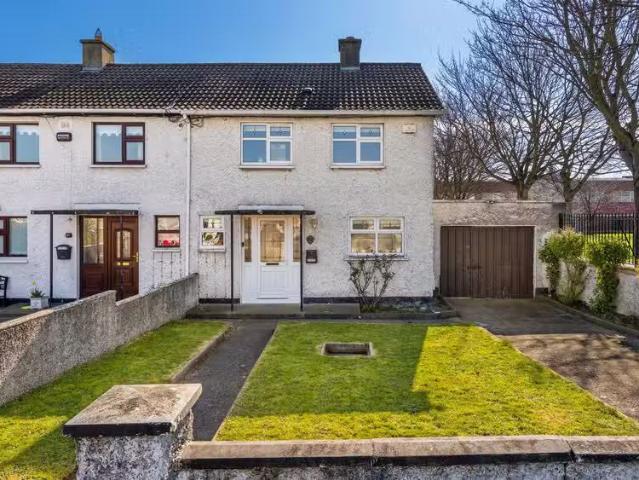 19 Mount Olive Park, Kilbarrack, Dublin 5, D05H602 is for sale