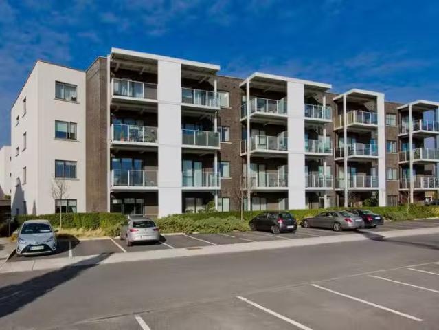 19 Orchard Hall, Diswellstown Avenue, Castleknock, Dublin 15.