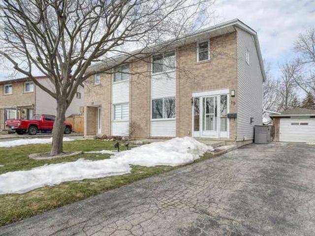 19 ROBERTS Crescent Kitchener Ontario