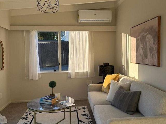 19A Salamanca Road, Sunnynook, North Shore City