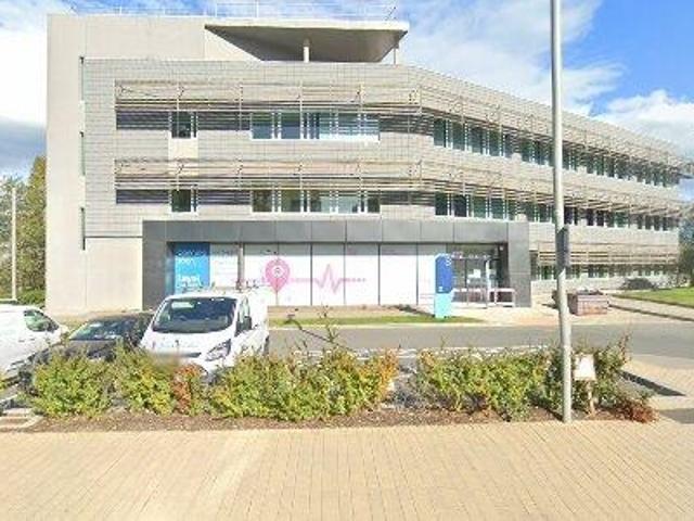 1 m2 office space for rent in Dublin 18