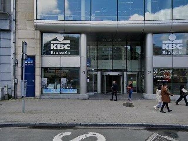 1 m2 coworking space for rent in Brussels Etterbeek