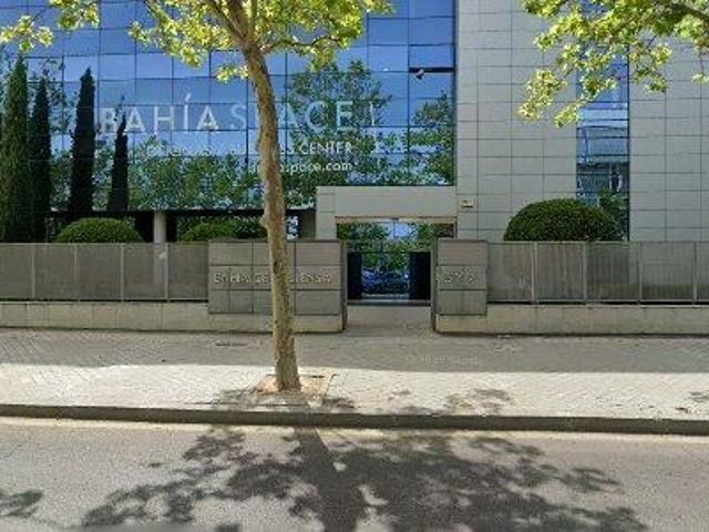 1 m2 coworking space for rent in Madrid Barajas