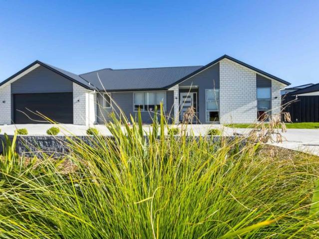 1 Mawai Hakona Drive, Wallaceville, Upper Hutt City For Sale