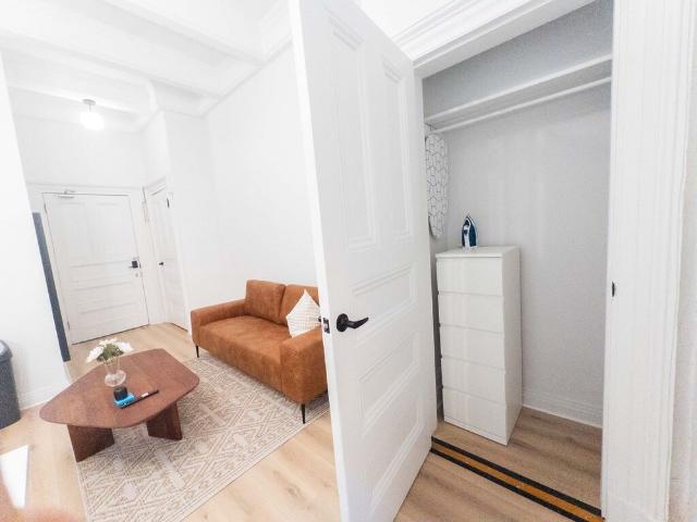 1½ Meublé – Milton Parc | Dispo Now