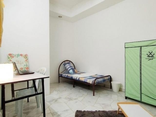 1 Month Deposit! Middle Room at BU10, Bandar Utama, Petaling Jaya with Wi FI