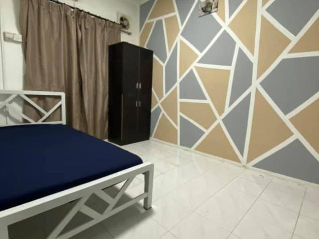 1 Month Deposit! ~ Middle Room at SS7 Kelana Jaya Near Paradigm Mall