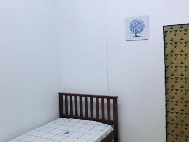 1 Month Deposit ⚠️⚠️ MIDDLE Room for rent WalkingLRT SS18