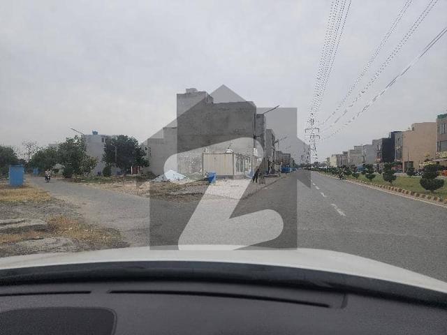 1 no cornar 3 marla commercial plot for sale e central