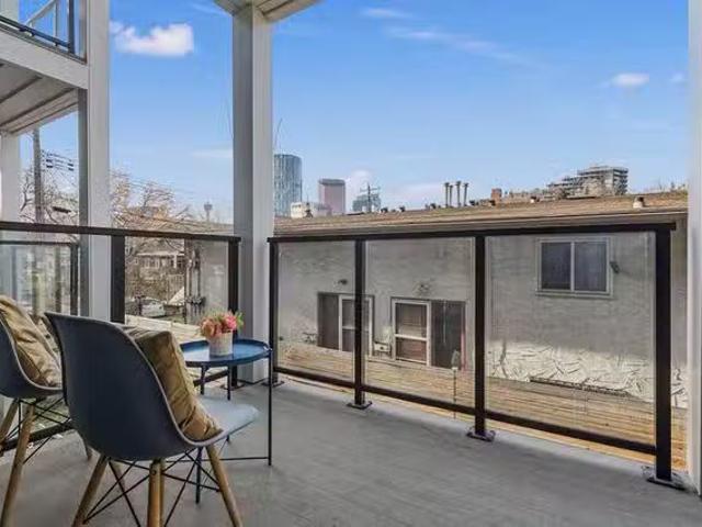 1 Avenue Northeast