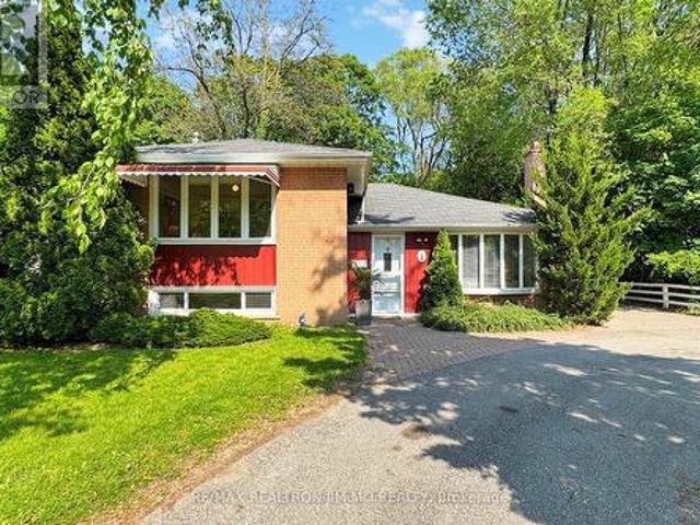 1 Amberdale Drive, Toronto, ON, M1P 4B9 house for sale | Listing ID E12191 | Royal LePage