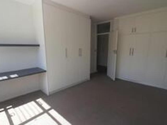 1 Apartment rented in Wynberg Upper, Cape Town