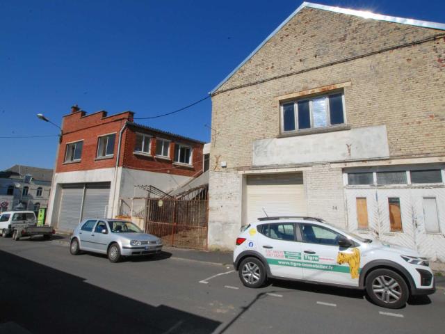 1 APPART + 3 PLATEAUX AMENAGEABLES POUR INVESTISSEUR, PROJET PRO OU PASSIONNÉ 97 m2 + 325 m2