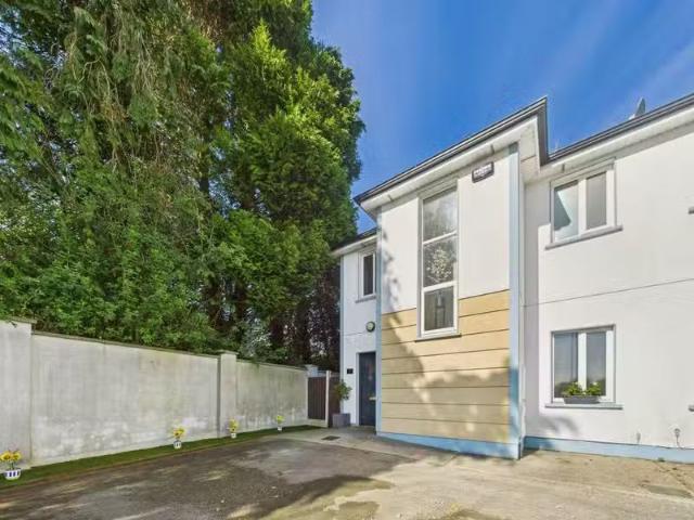 1 Ard Ri, Galway Rd, Roscommon Town F42 K880, Roscommon Town.