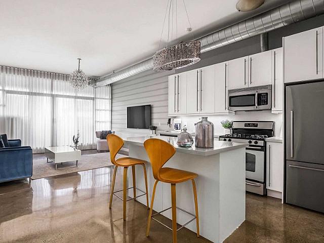1 Bdm Condo Unit In The Heart Of Kingston Village, Upper Beaches
