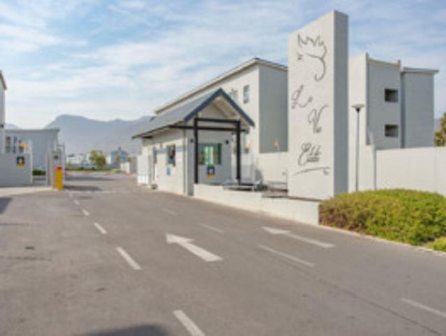 1 beautiful bedroom flat/apartment to rent in klein Parys Paarl