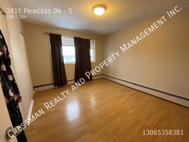 1 bed, 1 bath apartment unit