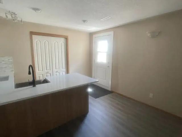 1 Bed 1 Bath – Newly Renovated Basement Suite Harvest Hills, NW