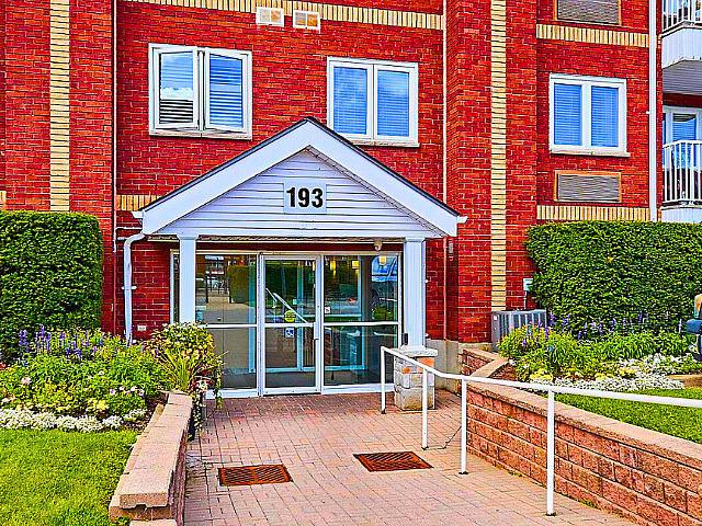 1 Bed Top Floor Condo In South Ajax