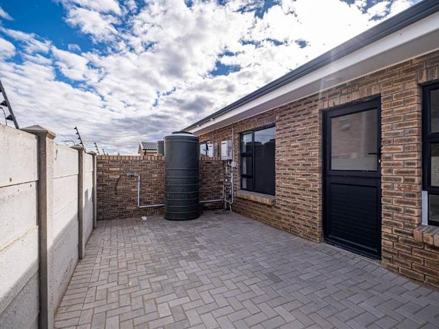 1 Bed Townhouse in C Place