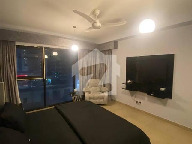1 Bed Apartment Available 18th Floor