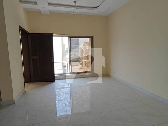 1 bed apartment with tv lounge brand new