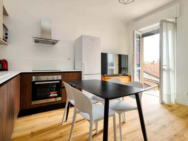 1 Bed apartment with balcony near subway