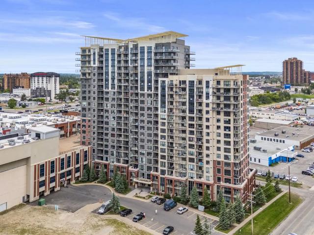 1 Bed + Den | 750+ Sq.Ft. | A/C | Steps to Heritage C Train