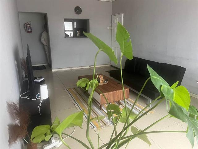 1 Bed Flat in Quigney